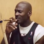 Michael Jordan avec un cigare dans les vestiaires